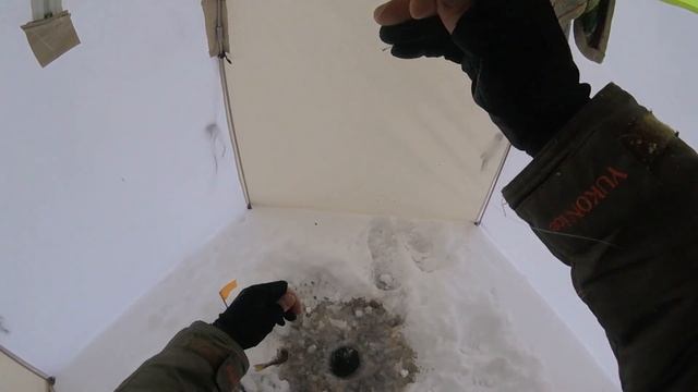 Зимняя рыбалка!Белоярское водохранилище,безмотылка-безнасадка смотреть онлайн