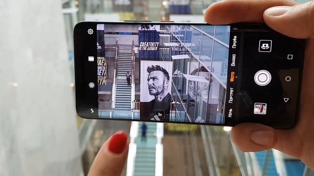 Huawei Mate 20 Pro живьём: первый взгляд на последний флагманский смартфон 2018 года смотреть онлайн