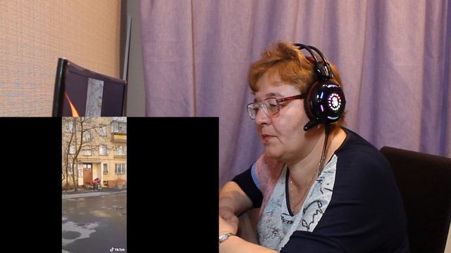 МАМА СМОТРИТ ПРИКОЛЫ ИЗ TIK TOK ОТ ПОДПИСЧИКА смотреть онлайн