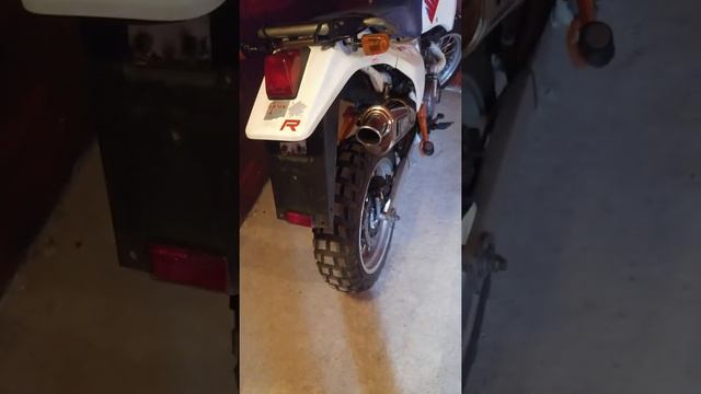 SUZUKI DR 800 R . смотреть онлайн