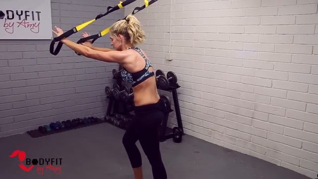 25 Minute TRX Workout Combining TRX Suspension Training with a HIIT Workout смотреть онлайн