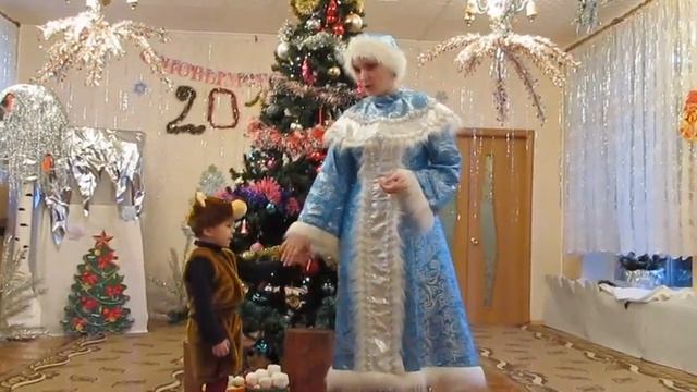 Аленький цветочек, 10 группа (Утренник - 24.12.12).avi смотреть онлайн