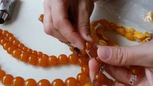 Какой янтарь особо ценный, а какие янтарные бусы не ценятся