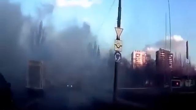 Прямое попадание в автомобиль!!! Донецк 04.02.2015. смотреть онлайн