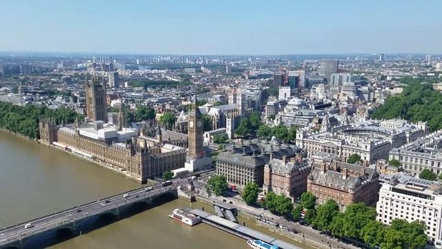 Time-lapse video of London from the London Eye. смотреть онлайн