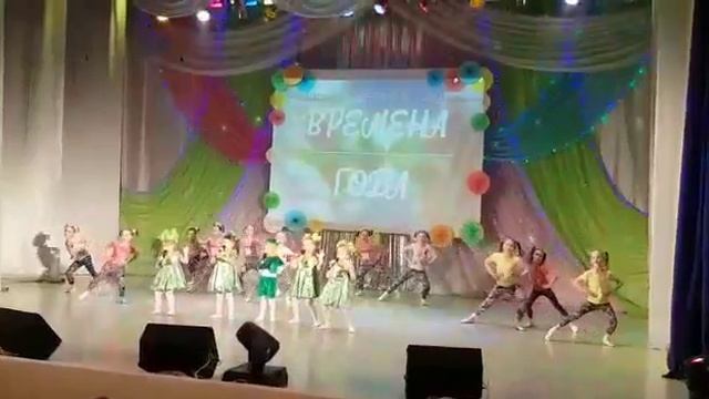 Выступление с вокальной студией SD центр смотреть онлайн