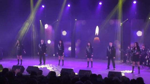 Южный патруль, "Ще осінь зовсім молода" (Ми всі живі, не плачте, мамо) смотреть онлайн