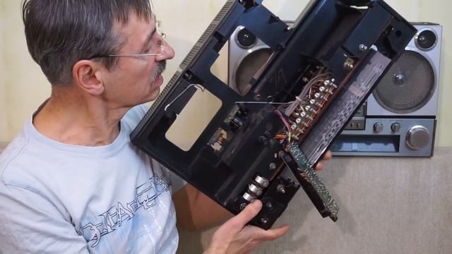 Akai AJ-500FS внутри. Об авторитетах или Run, Forrest, run. смотреть онлайн