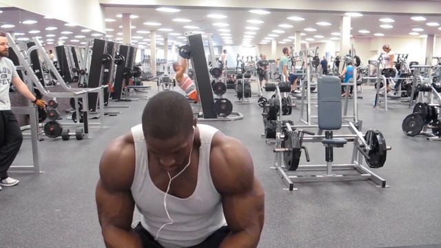 Grind To The NPC Nationals '13 - Episode 4 Triceps And Back Workout - Ronnie Coleman