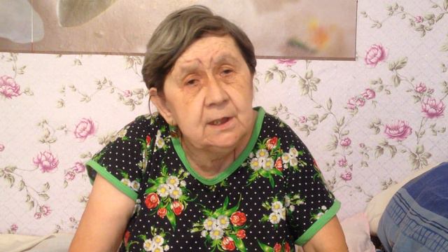 МАМА ПОЕТ ПЕСНЮ ПРО ТОПОЛЯ! смотреть онлайн