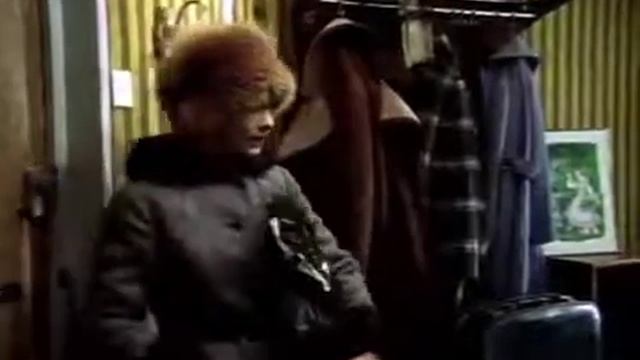 надя еще нет вешалки в прихожей смотреть онлайн