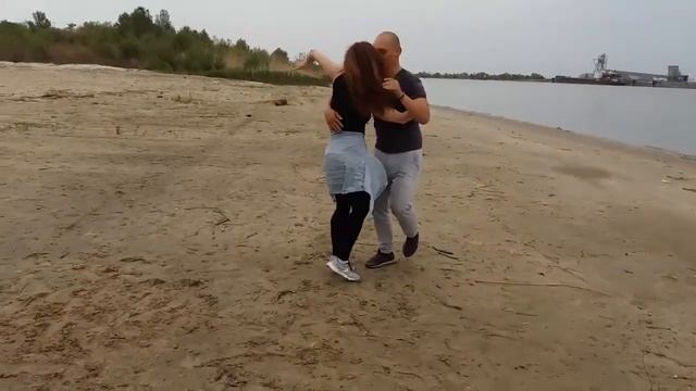 Bachata on the beach - Alena Afraimovich & Aleksey Perov смотреть онлайн