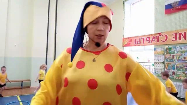 физкультурный досуг, средняя группа"Пряничный домик" "Осенние забавы с Петрушкой" смотреть онлайн
