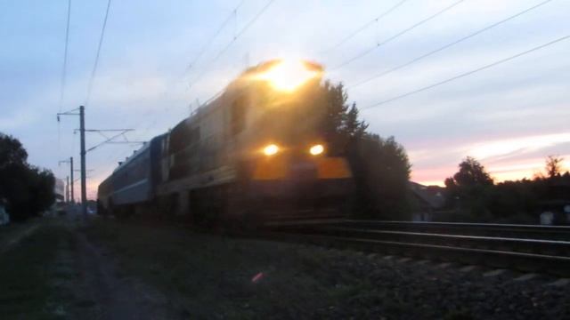 ЧМЭ3-1611 с рабочим поездом смотреть онлайн