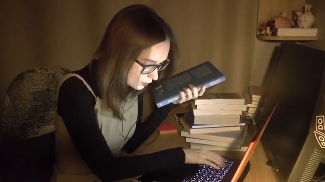 Асмр Сонный Библиотекарь / Клавитура / Звуки Книг / Asmr Library / Page Flipping смотреть онлайн