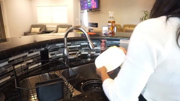 COMPLETE DISASTER CLEANING MOTIVATION / CLEAN WITH ME / LATE NIGHT CLEANING / HOUSE CLEANING / SAHM