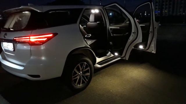 Светодиодное освещение салона Toyota FORTUNER от NOXON смотреть онлайн