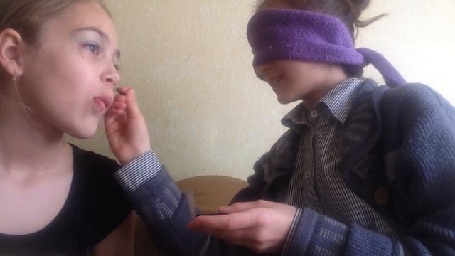 Челендж Накрась с закрытыми глазами смотреть онлайн