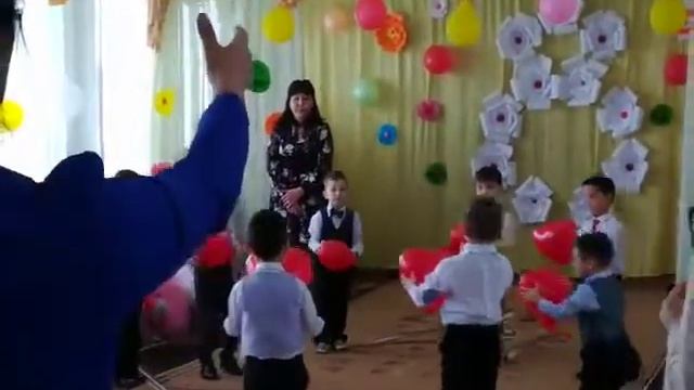 8 марта танец мальчики смотреть онлайн