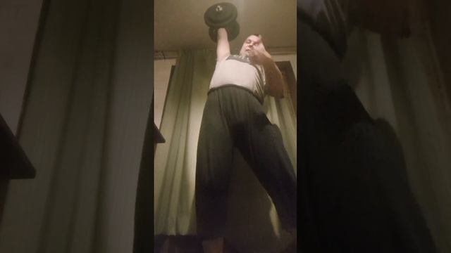 Подъем гантели 42 кг???#sports #гиревойспорт #силачистаройшколы #ссш #спортмастер #рукопашныйбой смотреть онлайн