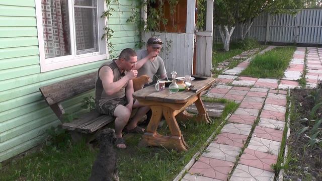 Продолжаем очищать участок от очисток!:)) смотреть онлайн