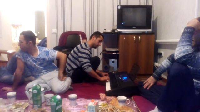 Таджик круто играет смотреть онлайн