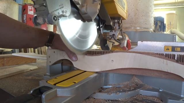 ЖУРНАЛЬНЫЙ СТОЛИК ИЗ КРАСНОГО ДЕРЕВА В СТИЛЕ КАБРИОЛЬ! смотреть онлайн