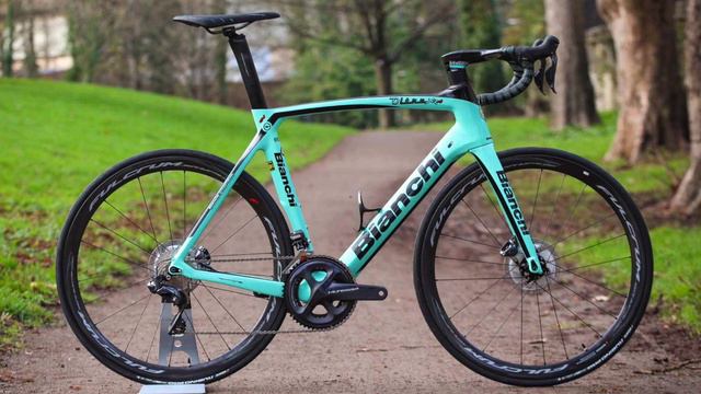 Primož Roglič's Bianchi Oltre XR4 using RIM BRAKES! | Tour de France 2020 смотреть онлайн