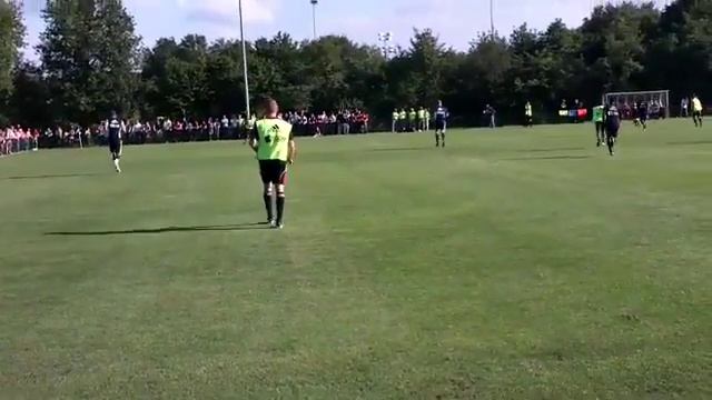 Dennis Bergkamp scores wondeful goal in Ajax training session смотреть онлайн