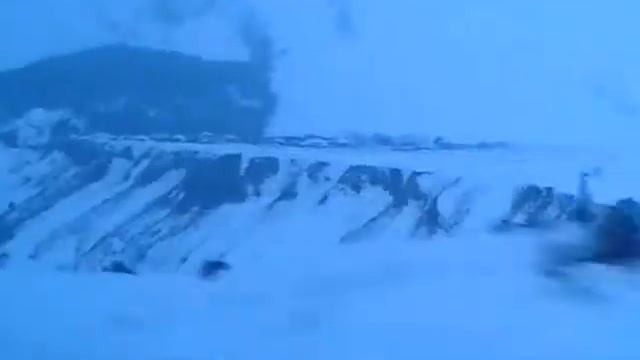 Перевал Казбек ,даже тут в суровую зиму живут люди\The Kazbek p winter the people live смотреть онлайн