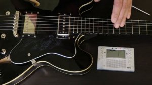 Как отрегулировать мензуру на электрогитаре?
