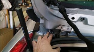 Ремонт замка крышки багажника на Citroen C4
