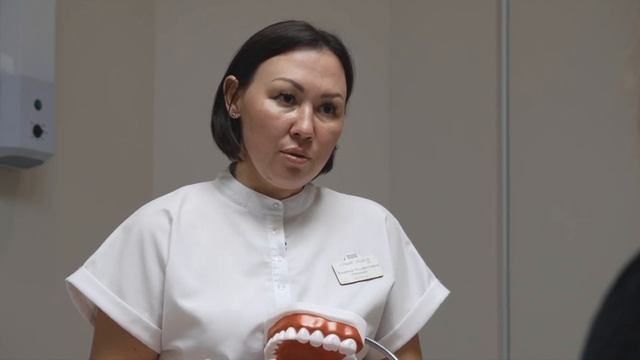 Как правильно чистить зубы? Советы врача-стоматолога-гигиениста смотреть онлайн