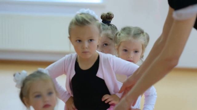 Пробное занятие на открытии школы детской хореографической школы "Русский балет" в г. Королев смотреть онлайн