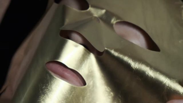 Золотая маска для лица смотреть онлайн