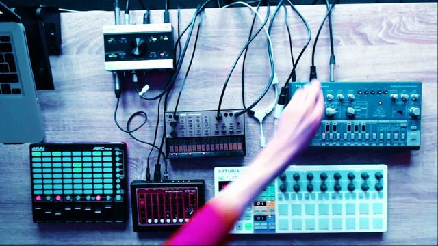 BeatStep Pro + Korg Volca Keys + TD3 + MFB 522 - Jam #11 - Techno смотреть онлайн