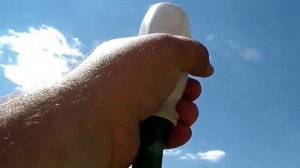 САМЫЙ ДЕШЕВЫЙ ЗАБОР НА ДАЧНОМ УЧАСТКЕ,  СВОИМИ РУКАМИ,  ИЗ ФАСАДНОЙ СЕТКИ, УСТАНОВКА СТОЛБОВ,.mp4