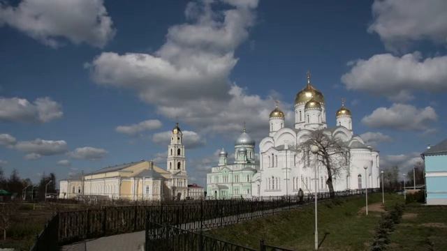 Прямая трансляция пользователя Свято-Троицкий Серафимо-Дивеевский женский монастырь смотреть онлайн