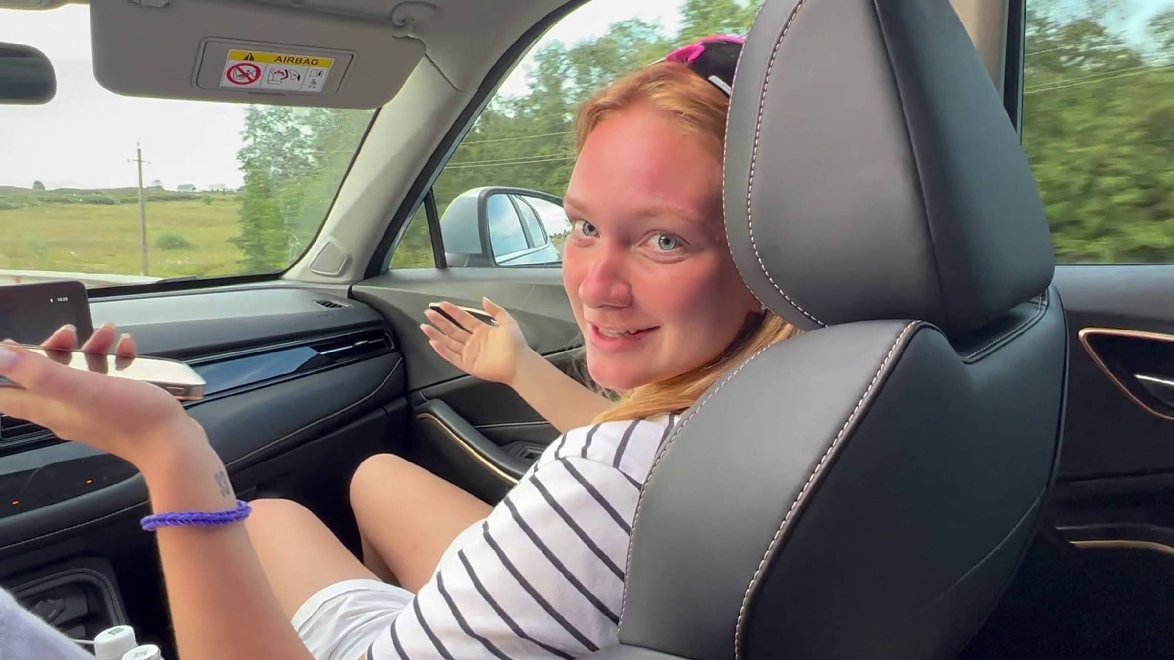 Заряжаем электромобиль Москвич 3е от обычной розетки, и тестируем при полной загрузке смотреть онлайн