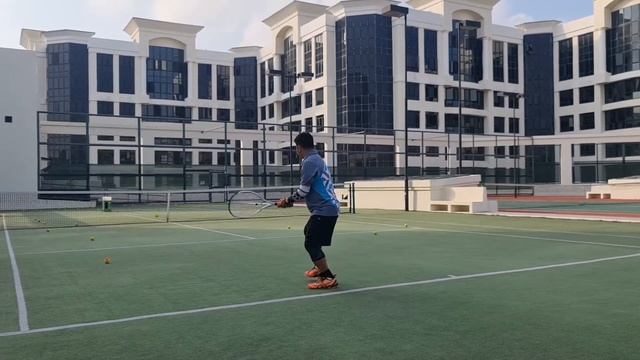 Spinshot "Player" Ball Machine: Backhand Training смотреть онлайн
