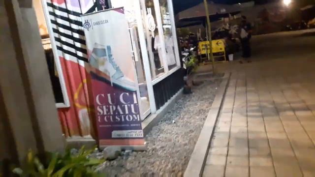 NONGKRONG DI CAFE ALINEA DI KEDIRI