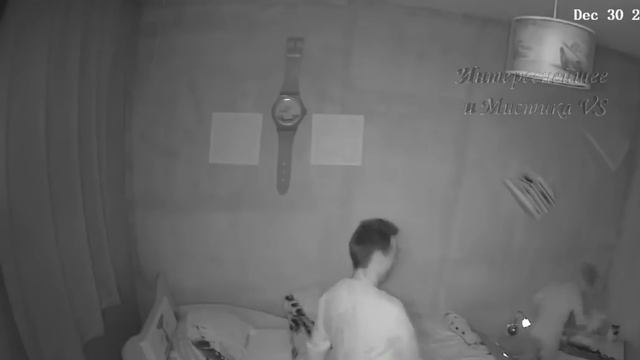 ЧЁРТ ЗА ДВЕРЬЮ ПЫТАЛСЯ ПОПАСТЬ В ДОМ. РЕАЛЬНЫЕ КАДРЫ. МИСТИКА смотреть онлайн