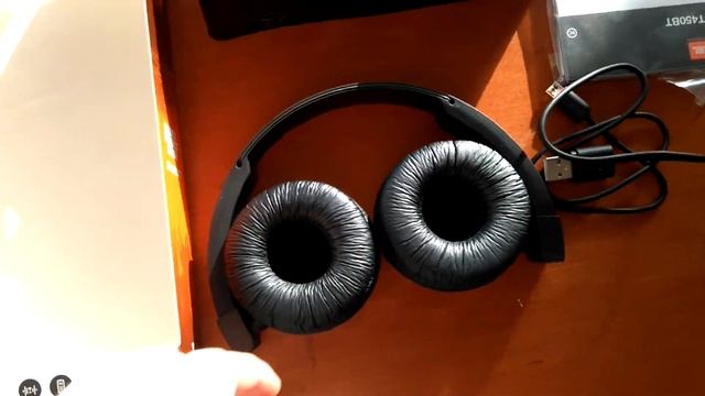 JBL T450BT wireless headphone | Design flaw and good features смотреть онлайн