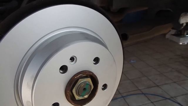 MERCEDES VITO W639 BREMSEN HINTEN WECHSELN TUTORIAL ANLEITUNG смотреть онлайн