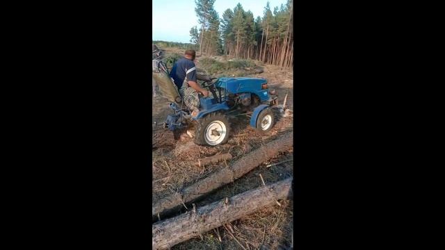 Мототрактор Малыш СКАУТ- Т 15 Заготовка леса, МИКС))) смотреть онлайн
