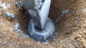 Заменитель бетона Fast 2K. Установка столбов под еврозабор.