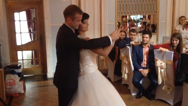 Нежный свадебный танец Вари и Вовы | Организатор ведущий Гарик Шаповалов | www.СвадьбаДляВас.рф смотреть онлайн