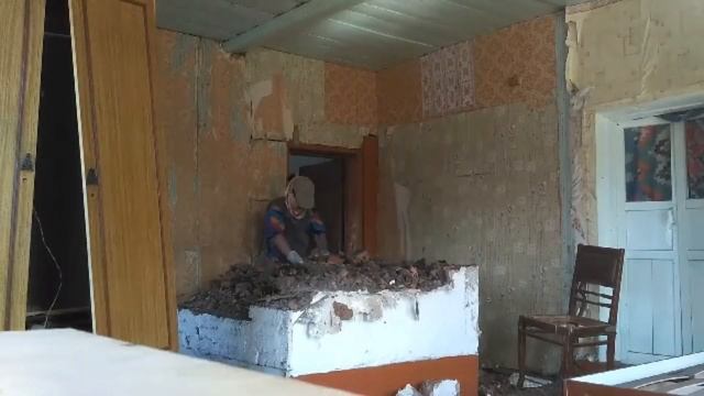 Разборка старой деревенской печи. Таймлапс (dismantling of the old Russian stove) time-lapse смотреть онлайн