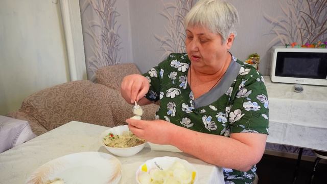 Супер сад и огород Очень вкусная каша от повара Мама приготовила замечательный обед для семьи смотреть онлайн