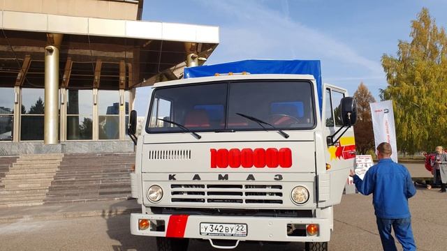 Камаз 65115 самосвал. Выставка Камазов. Посылка от подписчика с Камчатки.